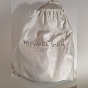 NWT Michael Kors Lillian shoulder strap/ hand carry purse